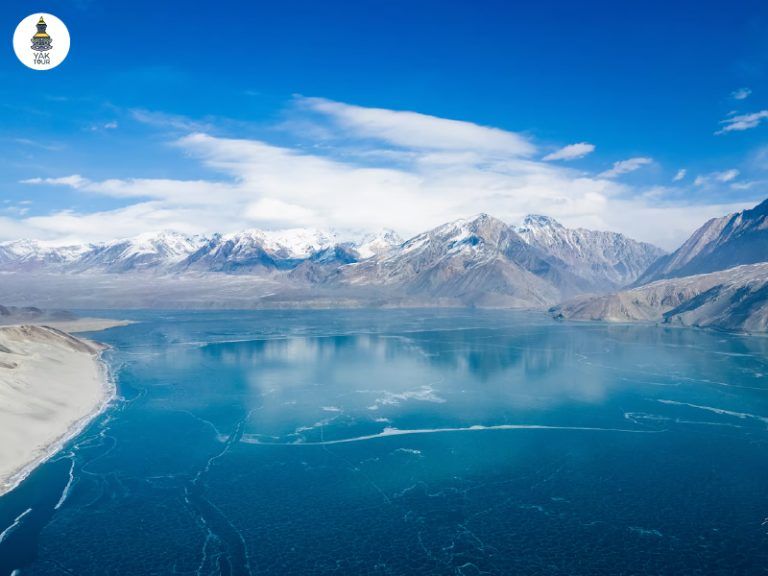 ทะเลสาบคาราคูล ซินเจียงใต้ วิวภูเขาหิมะ Muztagh Ata บนที่ราบสูงปามีร์