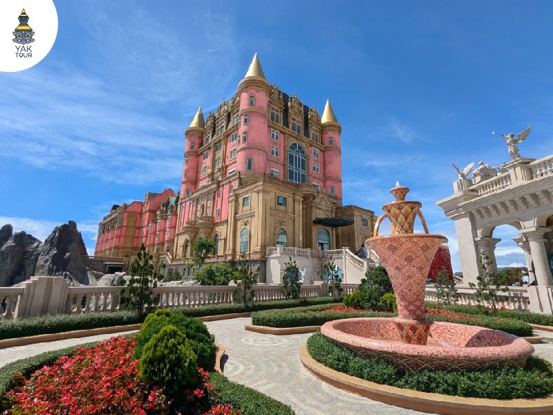 ปราสาทจันทรา Luna Castle โซน Bana Waw บานาฮิลล์ จุดเช็กอินใหม่