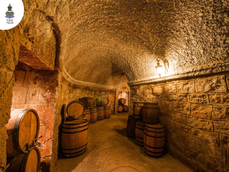 อุโมงค์เก็บไวน์ Debay Wine Cellar บานาฮิลล์ สร้างตั้งแต่ยุคฝรั่งเศส