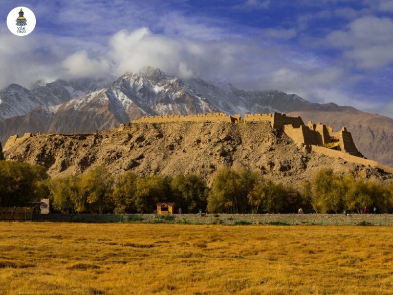 เมืองหินทัชเคอร์กัน ซินเจียงใต้ ซากป้อมปราการโบราณบนเส้นทางสายไหม