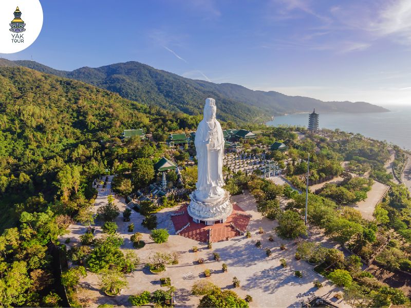 วัดหลินอึ๋ง บานาฮิลล์ พระพุทธรูปศากยมุนีสีขาวองค์ใหญ่บนยอดเขา