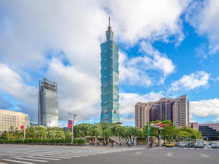 ตึกไทเป 101 สถาปัตยกรรมแลนด์มาร์กสูงระฟ้าแหล่งรวมศูนย์การค้าแบรนด์เนมและจุดชมวิวเมืองแบบ 360 องศา