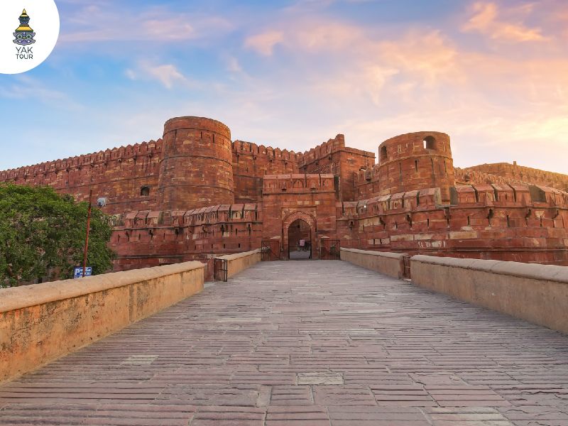 ป้อมอัครา ป้อมหินทรายสีแดง ริมแม่น้ำยมุนา เมืองอัครา