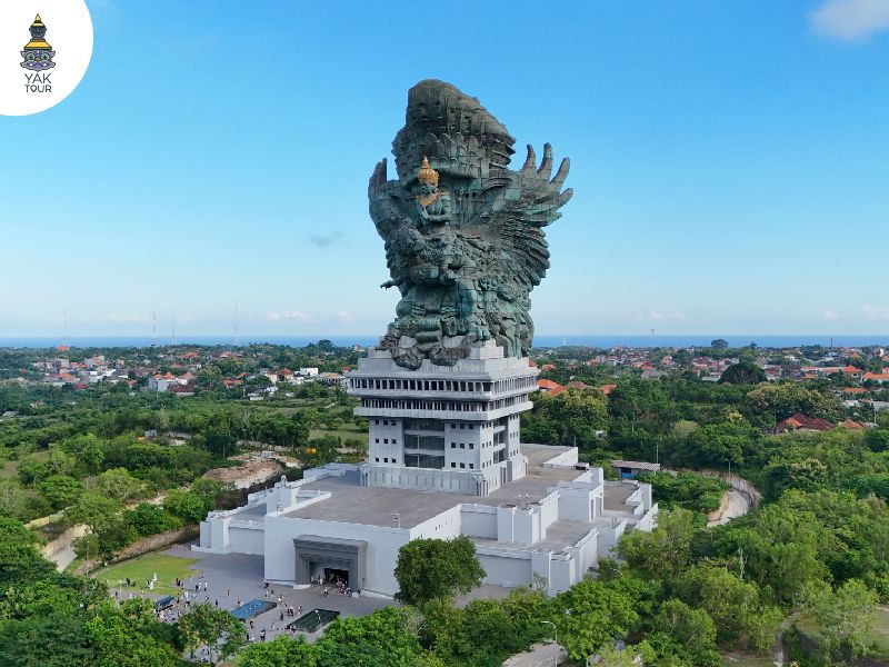 สวนวิษณุ บาหลี รูปปั้นพระวิษณุทรงครุฑขนาดใหญ่