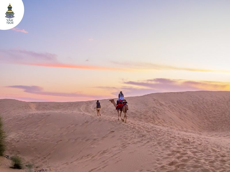 ทะเลทรายจัยซัลเมียร์ รัฐราชสถาน ขี่อูฐชมพระอาทิตย์ตก