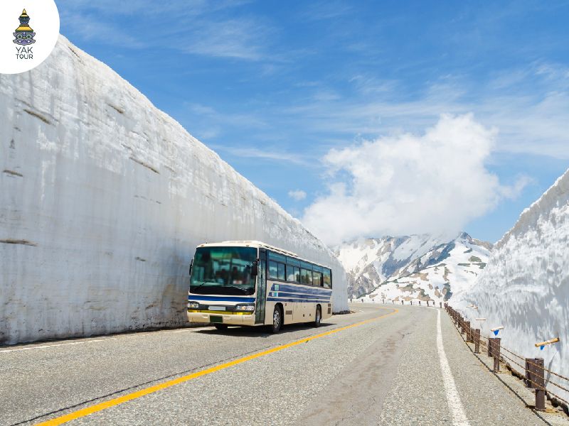 กำแพงหิมะ เทือกเขาแอลป์ทาเตยามะ ประเทศญี่ปุ่น