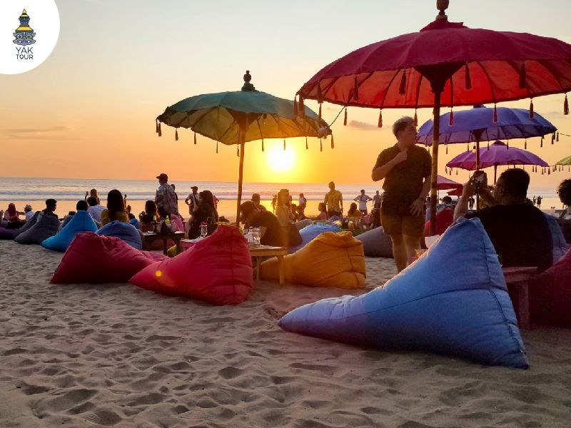 ชายหาดคูต้า บาหลี จุดเล่นเซิร์ฟและชมพระอาทิตย์ตก