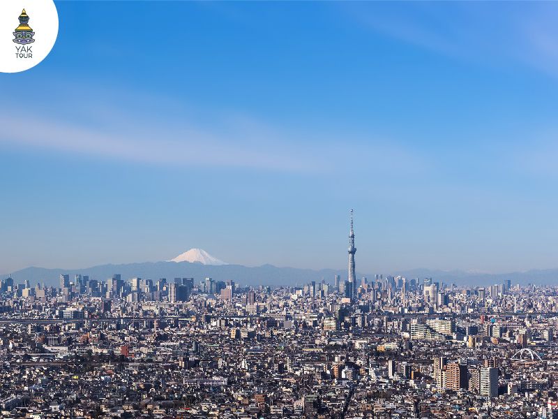 ภาพมุมกว้างของโตเกียวสกายทรีและภูเขาไฟฟูจิ โตเกียว
