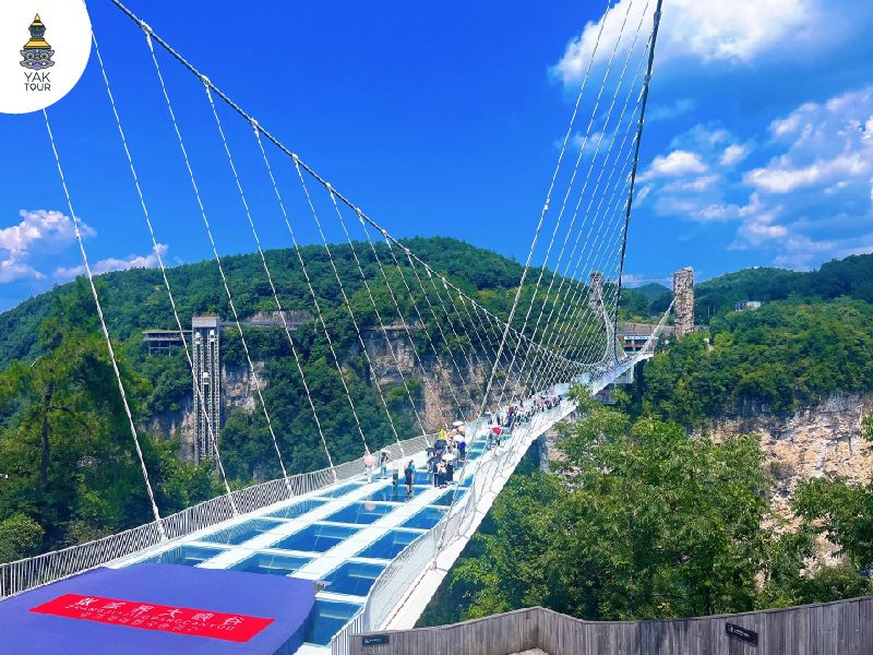 สะพานแก้วจางเจียเจี้ย ทางเดินกระจกใสเหนือหุบเขา แกรนด์แคนยอนจางเจียเจี้ย