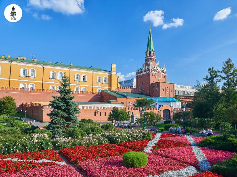 เที่ยวรัสเซียเดือนเมษายน อากาศเย็นสบาย ดอกไม้บานสะพรั่ง