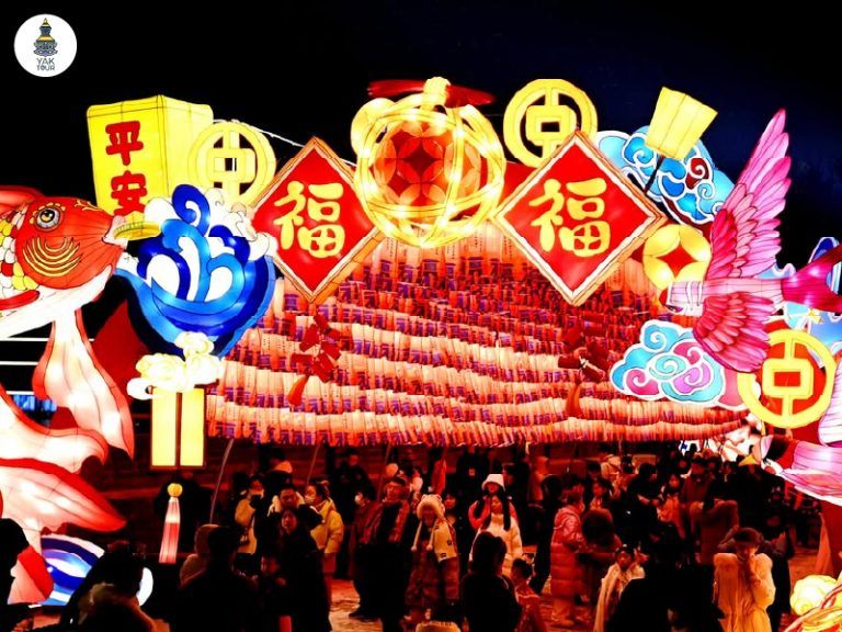 เทศกาลโคมไฟจีน โคมไฟหลากสีประดับทั่วเมืองในคืนพระจันทร์เต็มดวง