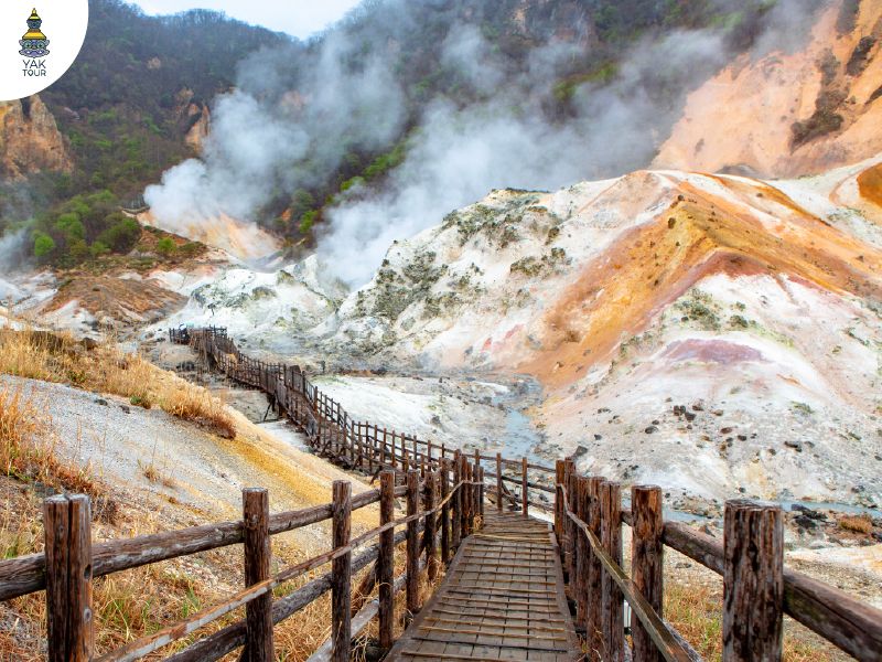 หุบเขานรกจิโกกุดานิ โนโบริเบ็ตสึ ฮอกไกโด แหล่งท่องเที่ยวธรรมชาติชื่อดัง เต็มไปด้วยไอน้ำพุร้อนและภูมิประเทศภูเขาไฟ