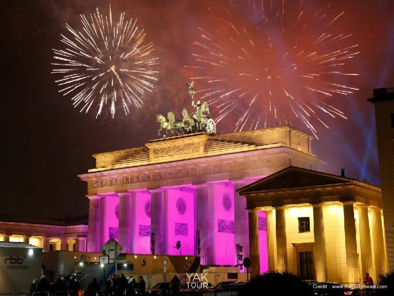 งานเคานต์ดาวน์ ที่ประตูชัยบรันเดนบูร์ก เยอรมนี ช่วงปีใหม่