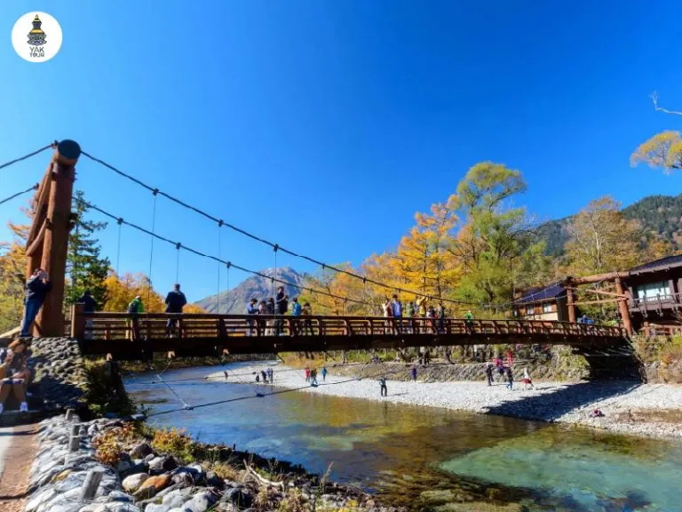 สะพานคัปปะแลนด์มาร์กของ Kamikochi วิวแม่น้ำอาซุสะและเทือกเขาเจแปนแอลป์