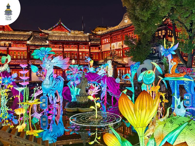 โคมไฟส่องแสงสวยงาสมในเทศกาลโคม Lantern Festival เซี่ยงไฮ้