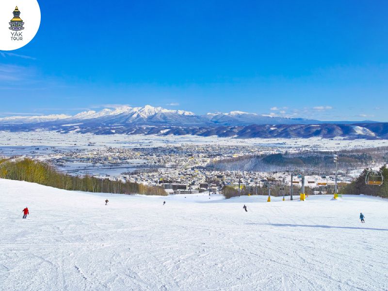 ภาพมุมกว้างของ ฟุราโนะ สกีรีสอร์ท