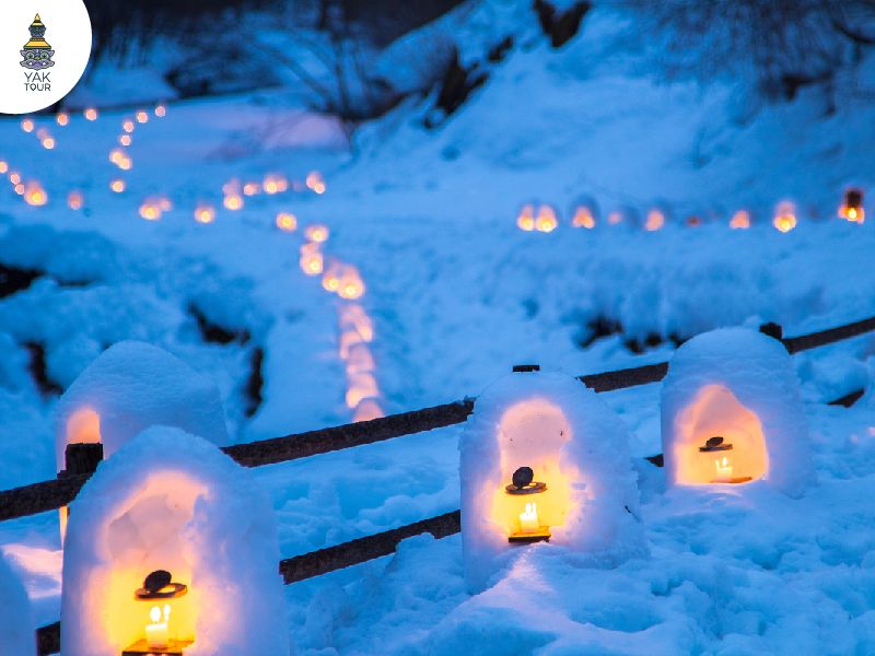 เทศกาลกระท่อมหิมะยูนิชิกาวะออนเซ็น คามาคุระยามค่ำคืน