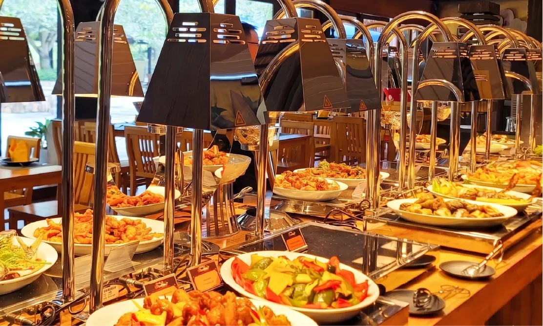 ไลน์อาหารบุฟเฟต์นานาชาติที่ Sun World Hon Thom เกาะฮอนธอม เมนูหลากหลายทั้งอาหารเวียดนามและอาหารทะเลสดๆ