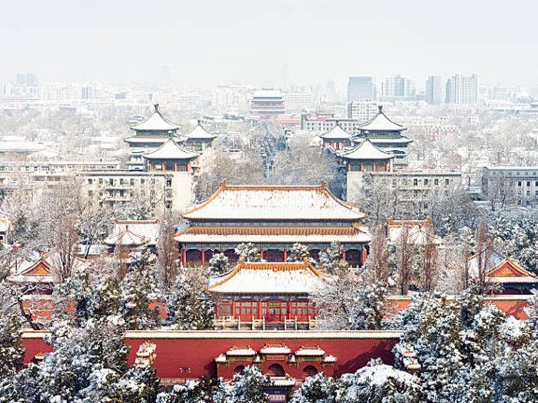 สวนจิ่งซานในปักกิ่งถูกปปกคลุมด้วยหิมะ