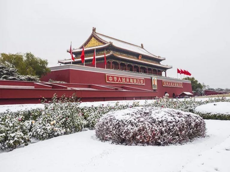 จตุรัสเทียนอันเหมิน ปกคลุมด้วยหิมะในฤดูหนาว