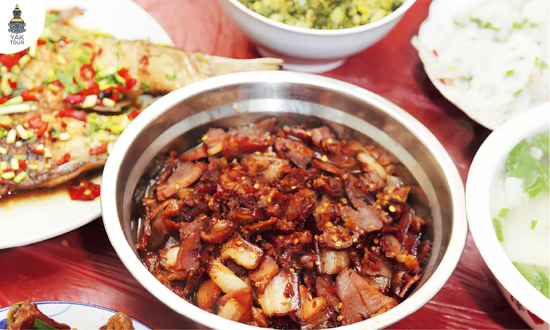 เมนูอาหารพื้นเมืองขึ้นชื่อที่มีรสชาติเข้มข้นและกลิ่นหอมเป็นเอกลักษณ์