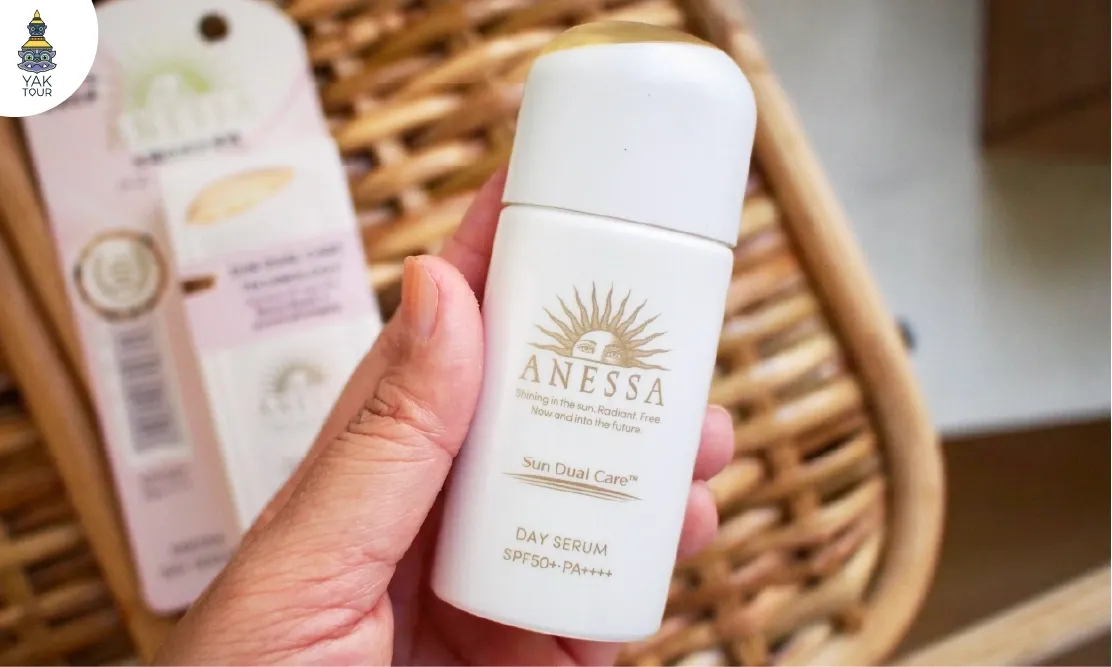 ครีมกันแดดเนื้อเซรั่ม Anessa Day Serum SPF50 หาซื้อได้ง่ายตามร้านขายยาทั่วไปในญี่ปุ่น