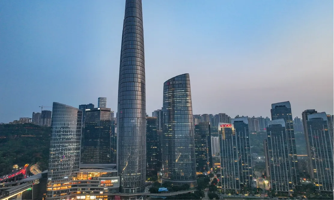 ตึก Chongqing 100 หรือ International Land-Sea Center ตึกที่สูงที่สุดในฉงชิ่ง ย่าน Hualongqiao