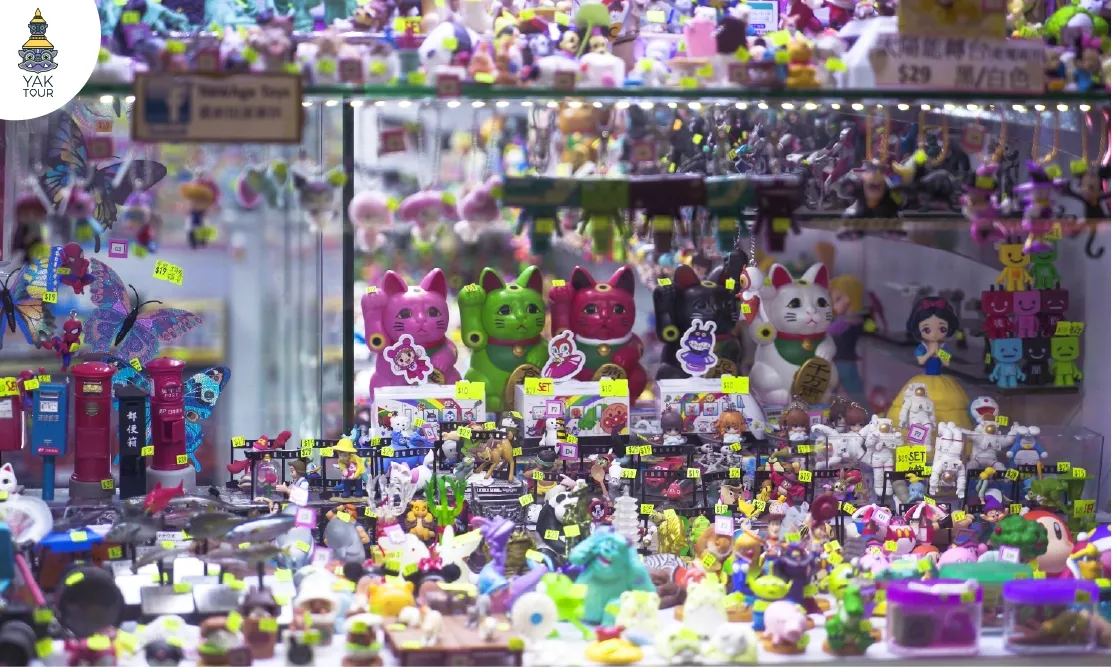 ตู้โชว์ฟิกเกอร์และโมเดลของสะสมหายากที่ตึก In's Point ฮ่องกง