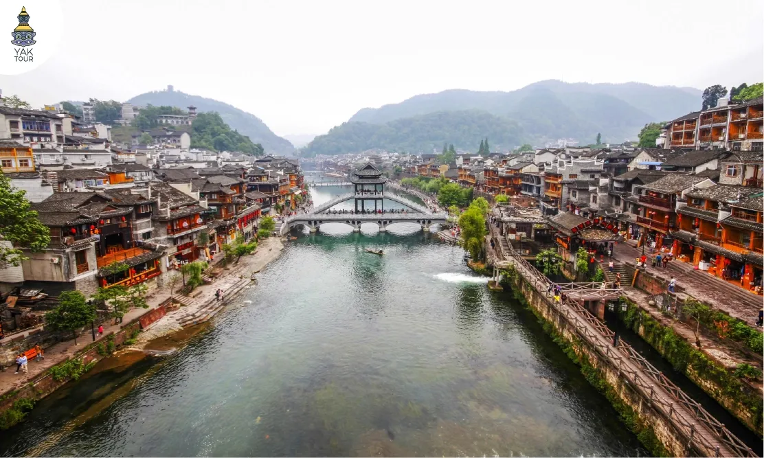 เมืองโบราณเฟิ่งหวง (Fenghuang Ancient Town) มณฑลหูหนาน ประเทศจีน