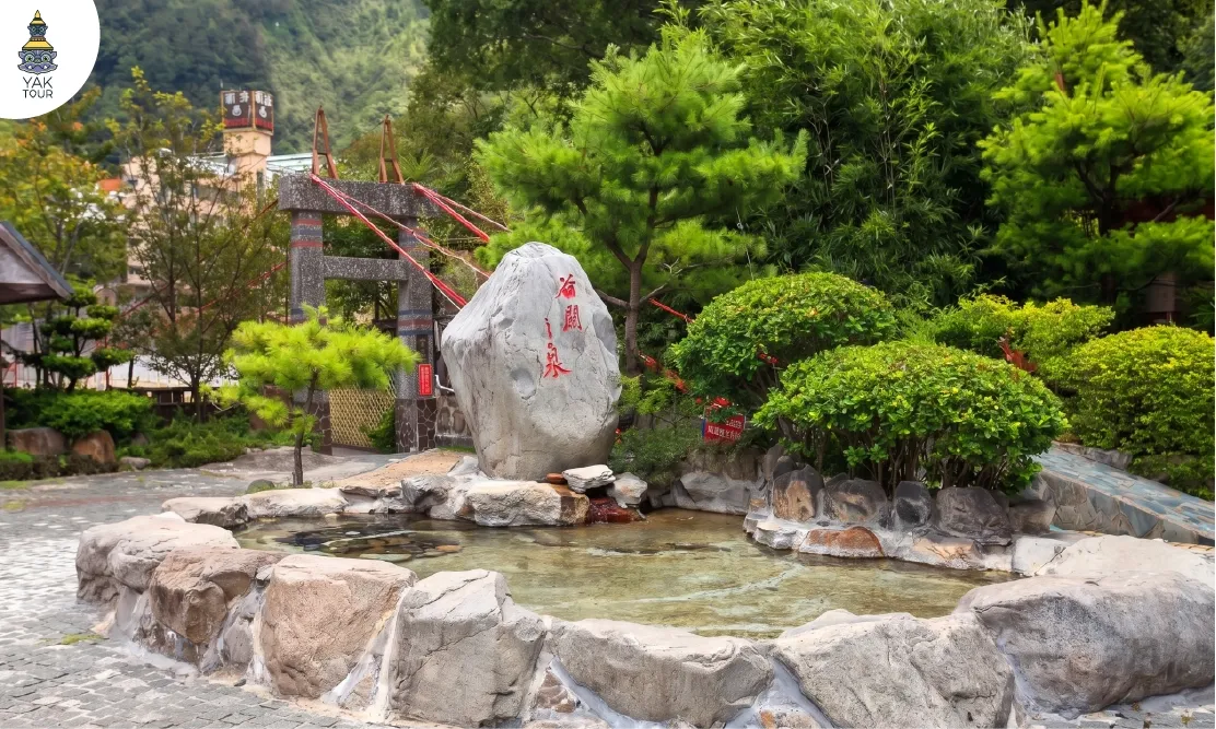 บ่อน้ำพุร้อนกู่กวน Guguan Hot Springs บ่อน้ำแร่ธรรมชาติท่ามกลางบรรยากาศสวนหินและต้นไม้ร่มรื่น