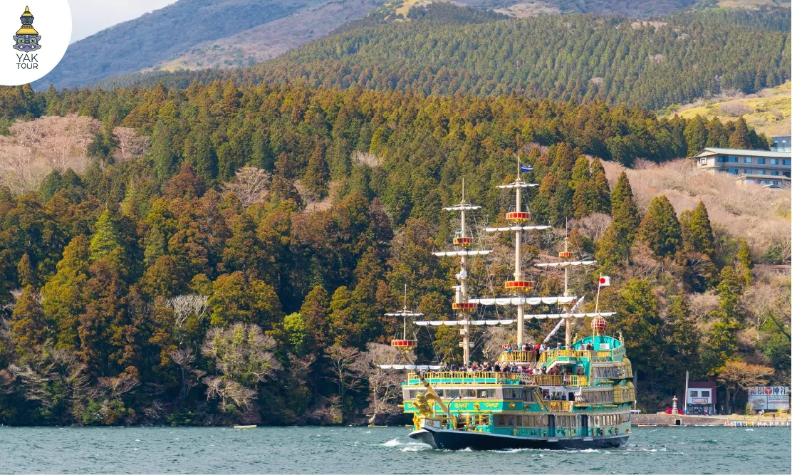 ล่องเรือโจรสลัดชมความงามของทะเลสาบอาชิ กิจกรรมยอดนิยมในการเที่ยวฮาโกเน่