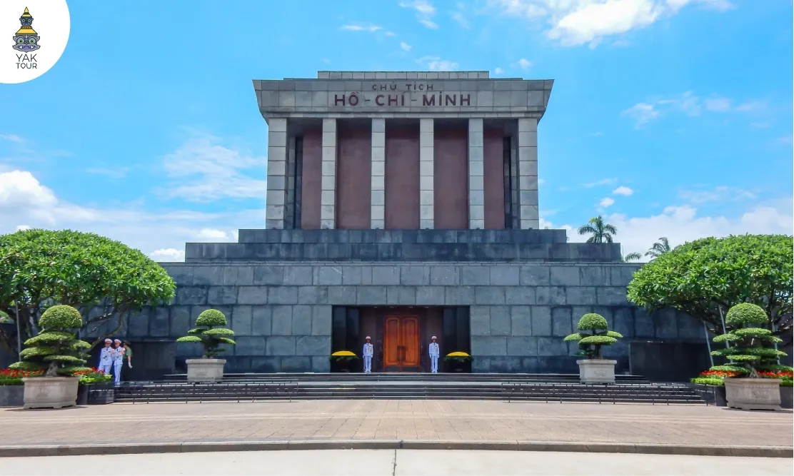 สุสานโฮจิมินห์ แลนด์มาร์คประวัติศาสตร์สถานที่เก็บรักษาร่างของลุงโฮ
