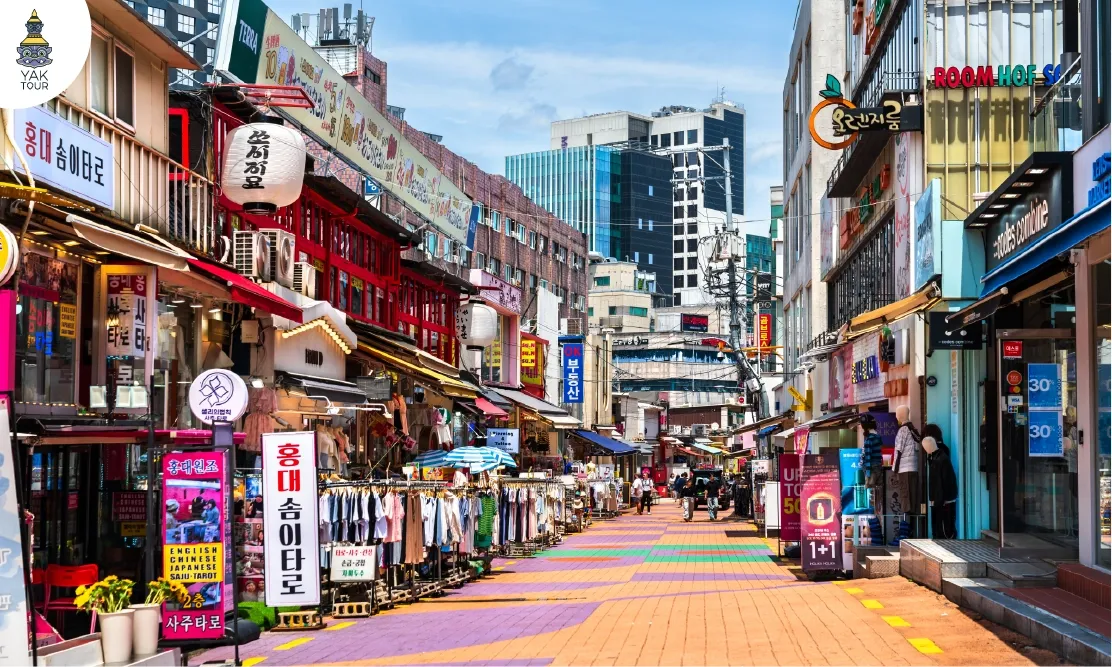 ย่านฮงแด ศูนย์รวมแฟชั่นสตรีทและร้านมัลติแบรนด์สำหรับวัยรุ่นในกรุงโซล