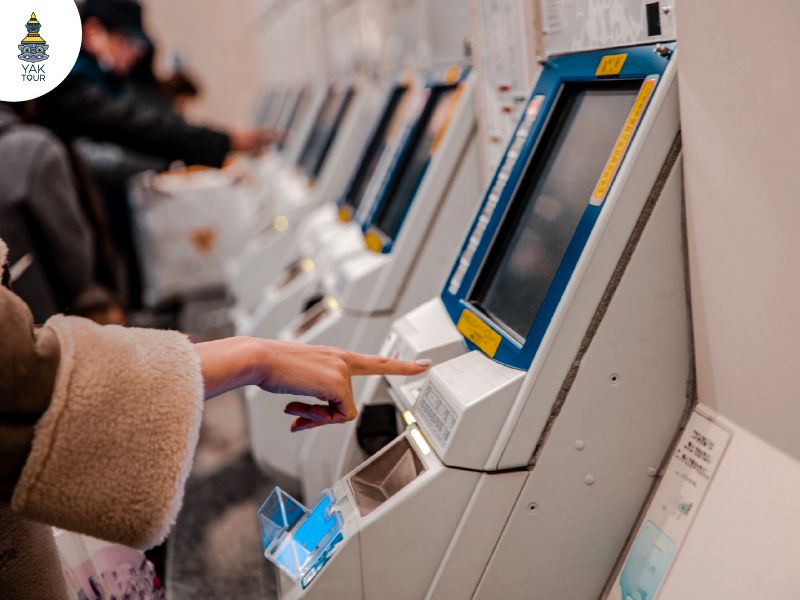การซื้อตั๋วรถไฟที่ตู้จำหน่ายอัตโนมัติ เพื่อใช้บัตรเหมาวันหรือ Pass เดินทางในญี่ปุ่น