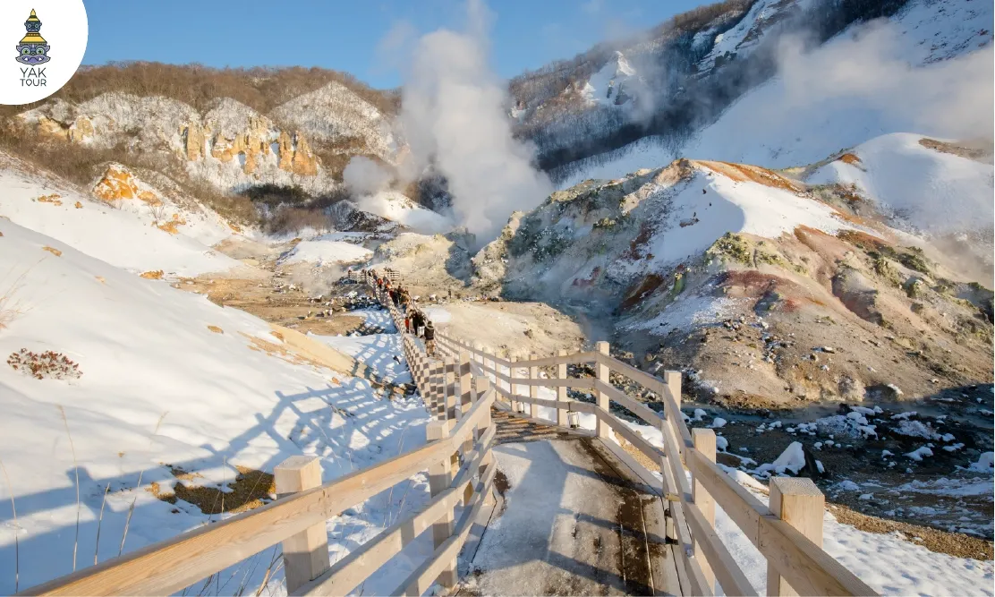 หุบเขานรกจิโกกุดานิ (Jigokudani) ทางเดินไม้กระดานทอดยาวผ่านทัศนียภาพอันตระการตา