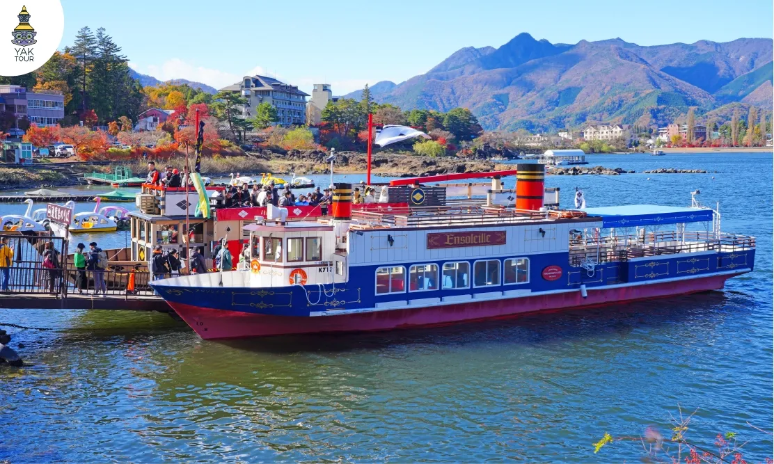 ล่องเรือชมทะเลสาบกับเรือสำราญ Ensoleille ชมวิวภูเขาไฟฟูจิและใบไม้เปลี่ยนสี