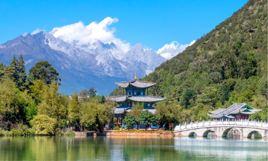 ภูเขาหิมะมังกรหยกและสระมังกรดำ Blue Moon Valley ลี่เจียง