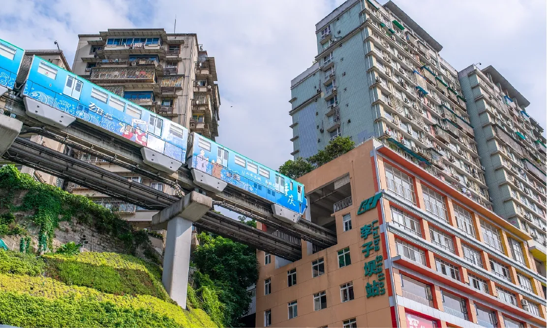 สถานีรถไฟฟ้าหลีจื่อป้า (Liziba Station) รถไฟวิ่งทะลุตึก ไฮไลท์ห้ามพลาดเมื่อมา เที่ยวฉงชิ่ง