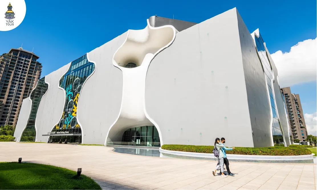 โรงละครแห่งชาติไถจง National Taichung Theater งานสถาปัตยกรรมรูปทรงโค้งเว้าที่เป็นเอกลักษณ์