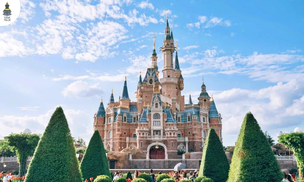 เที่ยวเซี่ยงไฮ้ 2026 เช็กอินเซี่ยงไฮ้ดิสนีย์แลนด์ ชมปราสาท Enchanted Storybook Castle สัญลักษณ์หลักที่สูงและใหญ่ที่สุดในโลก