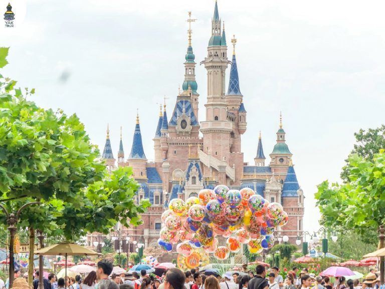 เที่ยวเซี่ยงไฮ้ 2026 เช็กอินเซี่ยงไฮ้ดิสนีย์แลนด์ ชมปราสาท Enchanted Storybook Castle สัญลักษณ์หลักที่สูงและใหญ่ที่สุดในโลก