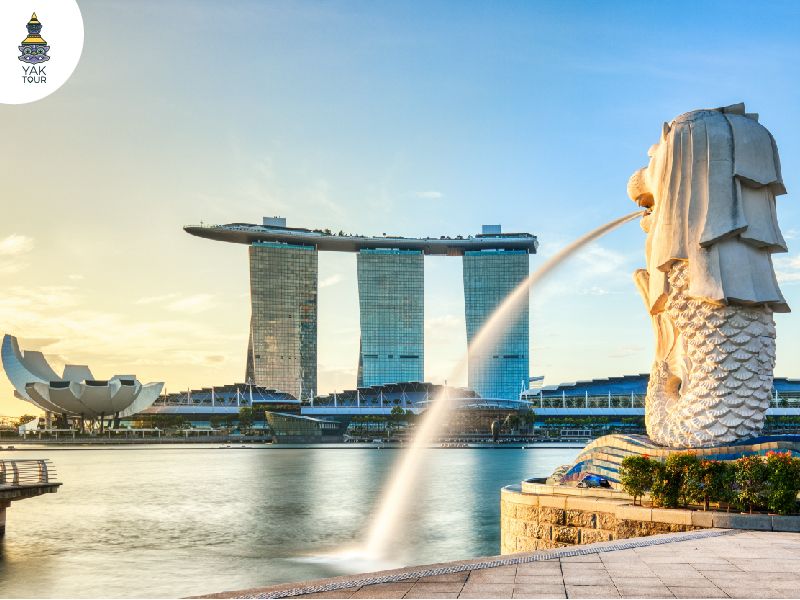 รูปปั้นเมอร์ไลอ้อน สิงคโปร์ สถานที่ท่องเที่ยวที่ปลอดภัยและเดินทางง่ายสำหรับครอบครัว