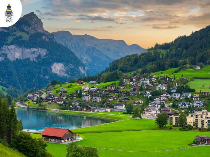 วิวหมู่บ้านริมทะเลสาบสวิตเซอร์แลนด์ ทริปยุโรปในฝันสำหรับพาพ่อแม่เที่ยว