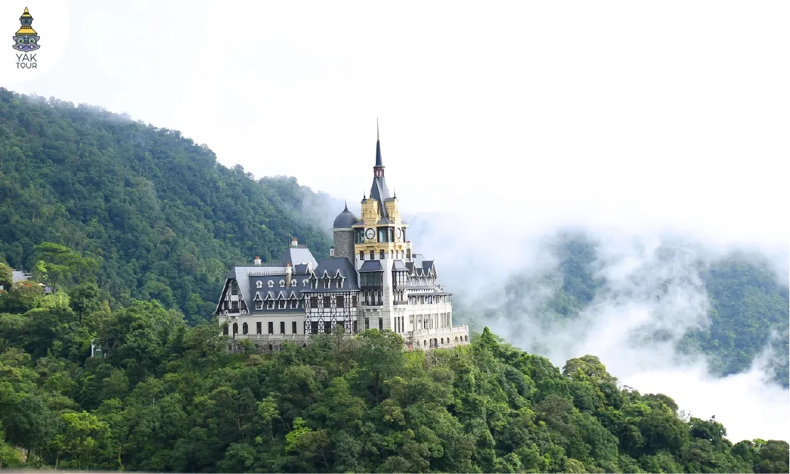 วิวปราสาท Tam Dao Castle สไตล์ยุโรปท่ามกลางสายหมอก เมืองต๋ามด๋าว เวียดนามเหนือ