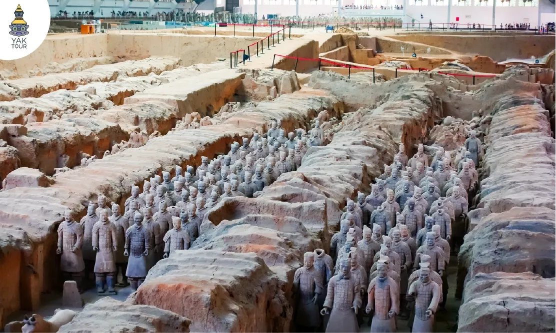 กองทัพหุ่นทหารดินเผาขนาดเท่าตัวจริงในหลุมขุดค้นที่สุสานจิ๋นซีฮ่องเต้