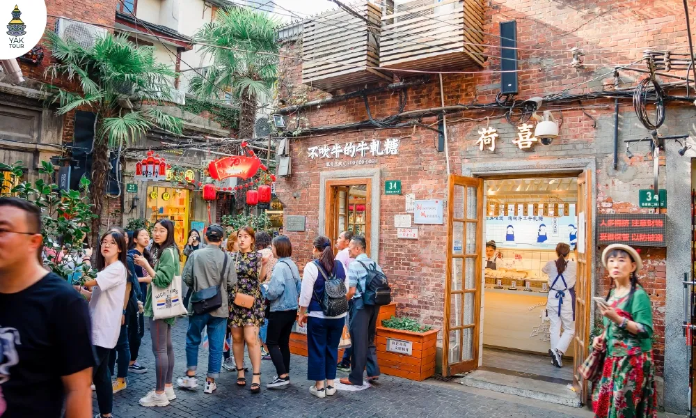 บรรยากาศตรอกซอกซอยย่านศิลปะเทียนจื่อฝาง ย่านศิลปะร่วมสมัยท่ามกลางอาคารสไตล์ Shikumen ดั้งเดิม