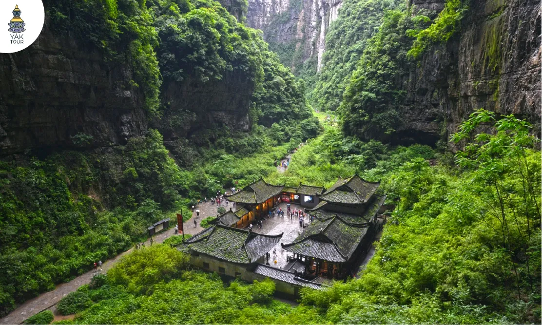 โรงเตี๊ยมโบราณสถาปัตยกรรมสมัยราชวงศ์ถัง ตั้งอยู่ท่ามกลางหุบเขาอู่หลง ฉากถ่ายทำหนังระดับโลก