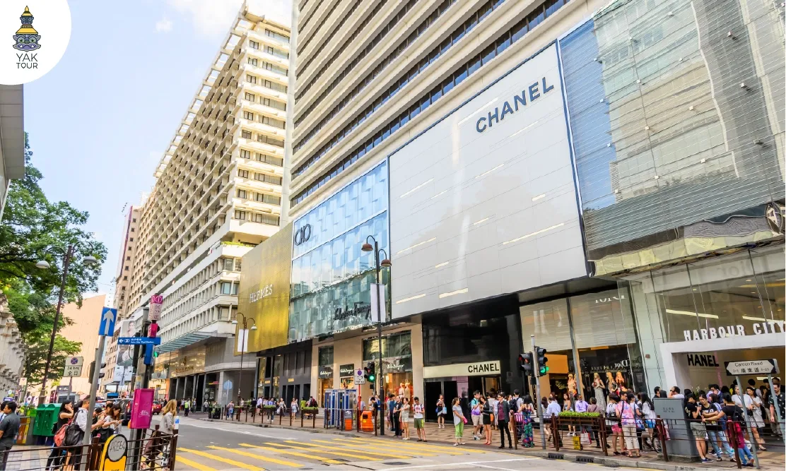 วิวอ่าววิคตอเรียและร้านแบรนด์เนมหรูริมถนน Canton Road ย่านจิมซาจุ่ย แหล่งช้อปปิ้ง ฮ่องกงสุดฮิต