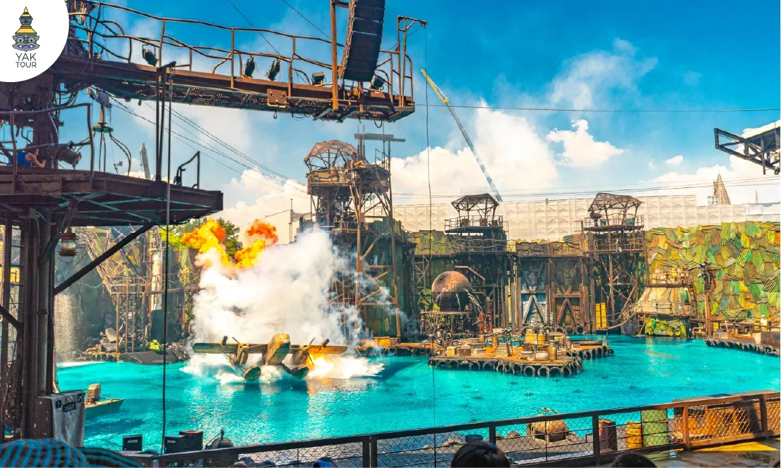 ฉากแสดงเครื่องบินพุ่งชนในโซน Waterworld