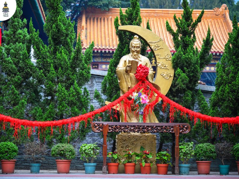 วัดหวังต้าเซียนที่ประดิษฐานของเทพเจ้าหยุคโหลวหรือเทพเจ้าด้ายแดง ซึ่งเป็นเทพเจ้าที่ให้พรด้านความรัก